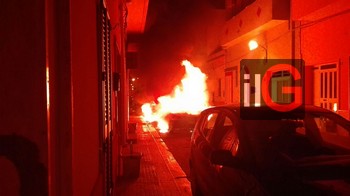 incendio auto via bologna 1