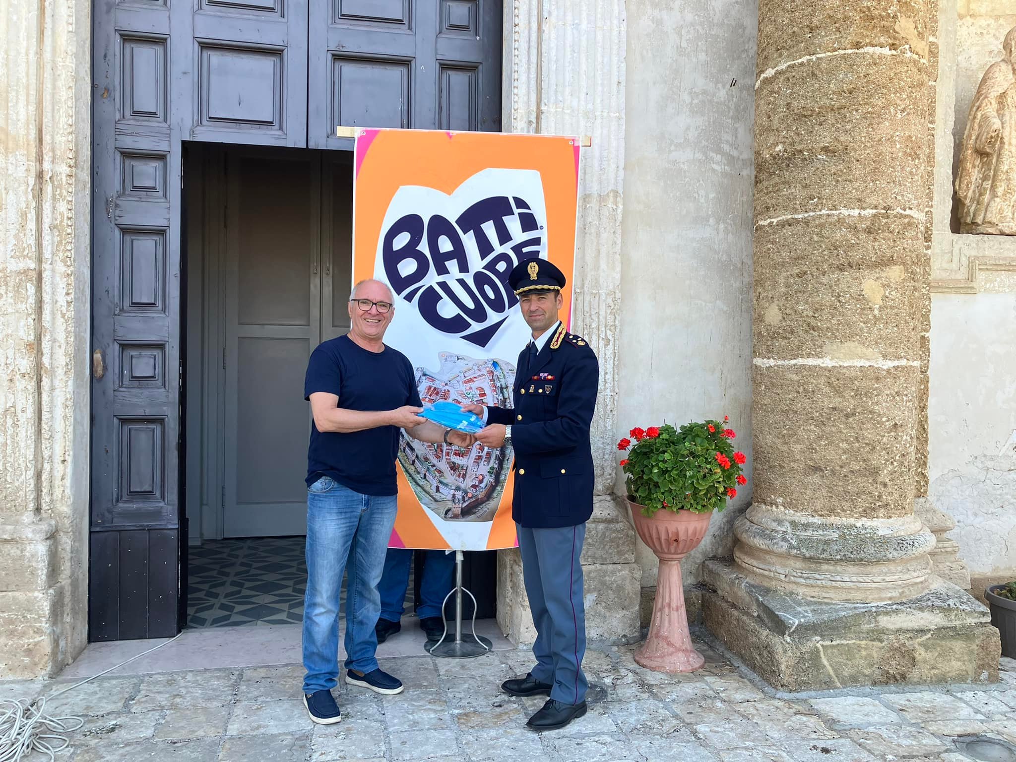de_punzio_don_pietro_con_commissario_massaro.jpg