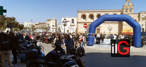 raduno_motociclisti_a_mesagne_-_porta_grande_1.jpg