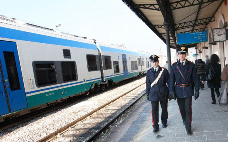 carabinieri staz ferroviaria