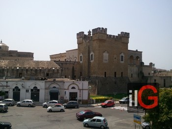torrione castello da piazza vittorio emanuele