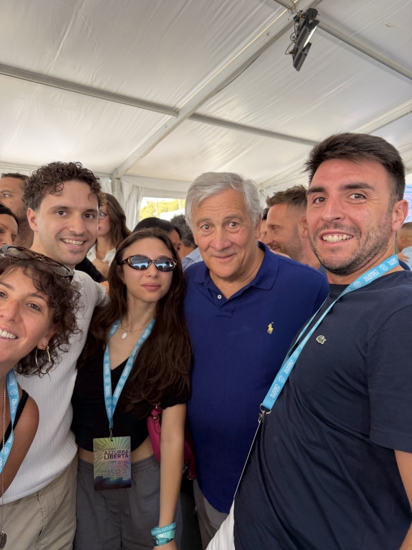 FORZA ITALIA GIOVANI BRINDISI PROTAGONISTA AD "AZZURRA LIBERTÀ": IL MOVIMENTO GIOVANILE AZZURRO È IL PIÙ GRANDE D'ITALIA