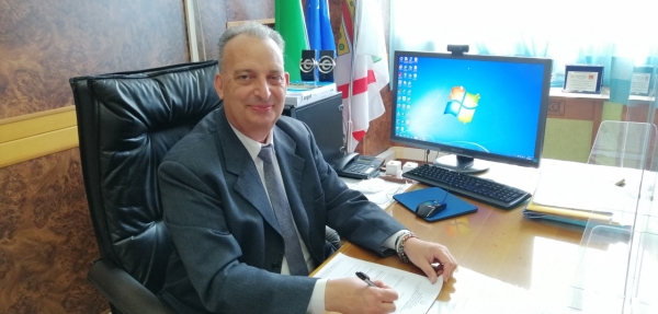 Il preside Vincenzo Micia va in pensione