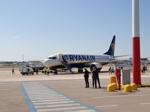 Oltre tre ore di ritardo per i voli Milano Bari e ritorno, ai viaggiatori 250 euro