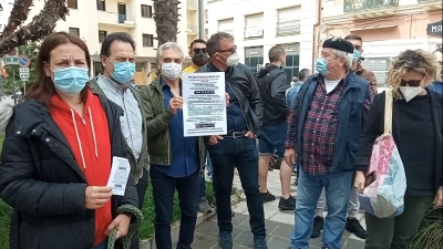 Manifestazione di protesta promossa dai ristoratori brindisini dell’Associazione “Pani e Pesci”