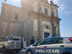 La polizia presso il Santuario di Mater Domini