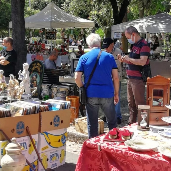 Domenica 20 febbraio in Villa Comunale a Mesagne torna il mercatino dell’antiquariato e degli hobbisti