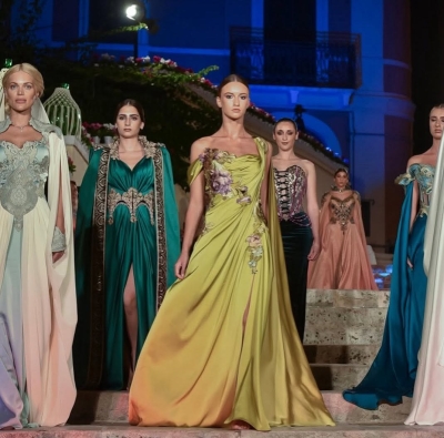 Prosegue a Mesagne la Mediterranean Fashion Week 2026 con le sfilate di grandi firme internazionali e iniziative dedicate all’artigianato Dopo Lecce e Taranto, il Comune mesagnese accoglie numerosi brand della moda mondiale in contemporanea con “