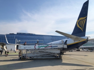 Volo Ryanair Brindisi Bergamo arriva con quasi 4 ore di ritardo, 250 euro ai passeggeri