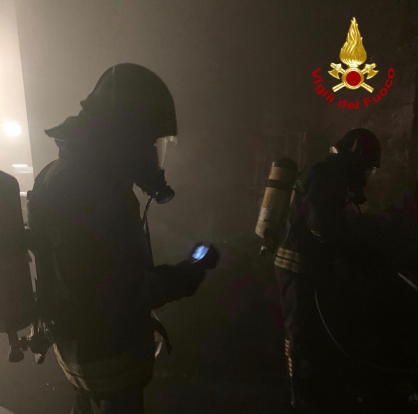 Incendio in appartamento, salvato un uomo in Via Benvenuto Cellini