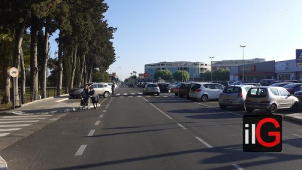 Mesagne, scontro tra un camioncino e una bicicletta nel parcheggio davanti al cimitero