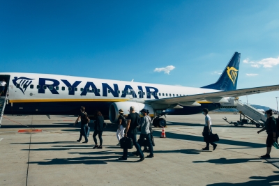 Volo Ryanair Pisa Brindisi arriva con 4 ore di ritardo, 250 euro ai passeggeri