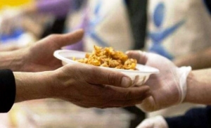 Un pranzo di solidarietà, 190 pasti caldi destinati  agli ospiti della mensa Caritas Diocesana