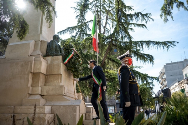 Cerimonia del 25 Aprile in Piazza Vittorio Emanuele II