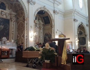 Un momento dei funerali di Benito Branca